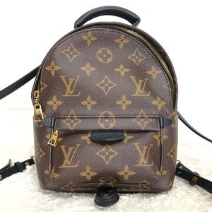🌸OFFERS?🌸💯% Authentic Louis Vuitton Backpack 🎒 in Monogram Brown